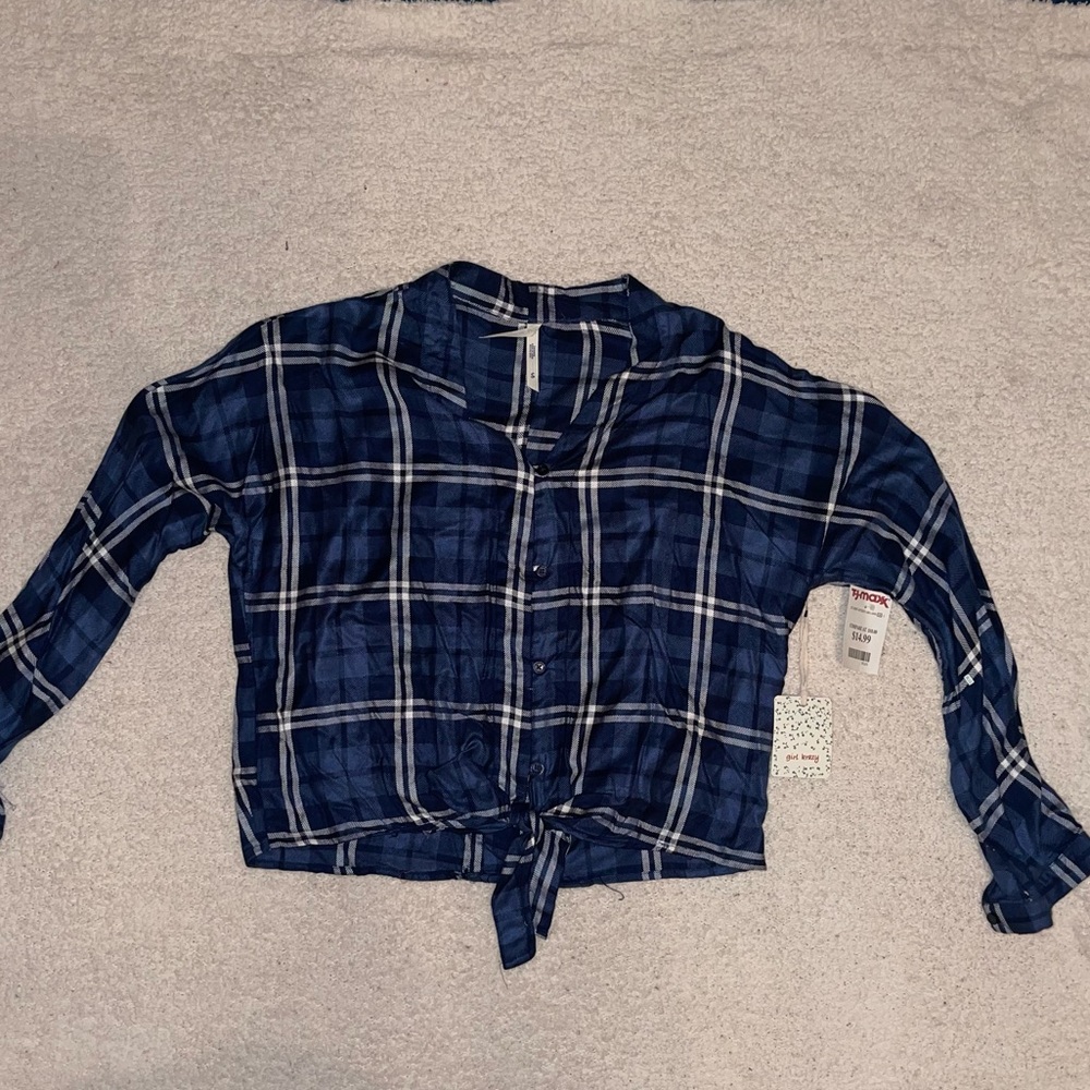 NWT blue cropped flannel with tie detail at bottom size small